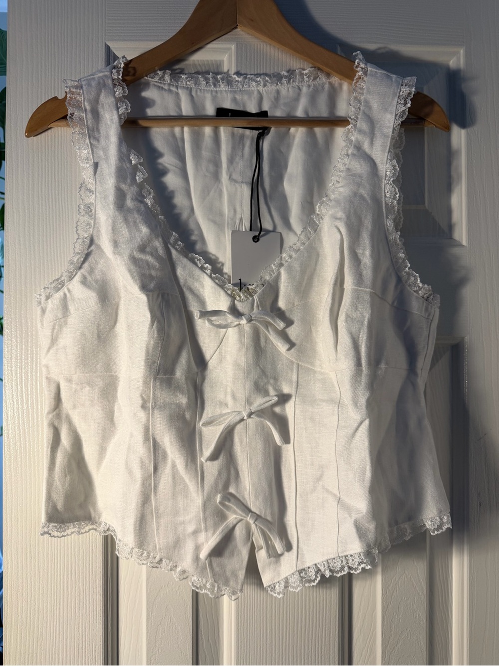 Kourt Women’s Giogia White Linen Lace-Trim Bow Front Tank Top. Sz 10